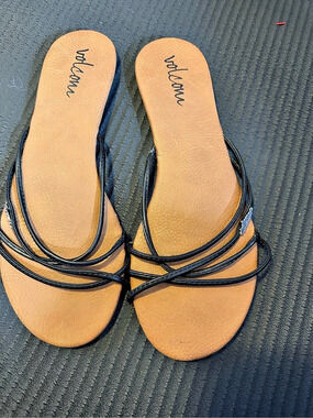 Volcom Black Strappy Flat Sandals